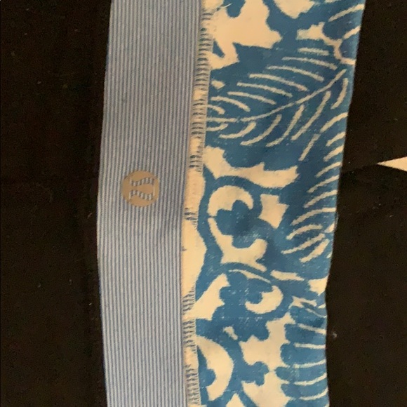 Lululemon yoga pants - like new - Picture 3 of 3